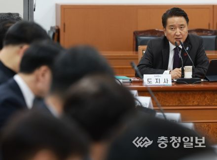 김영환 충북도지사, 저출생 극복에 도정 총력대응 주문