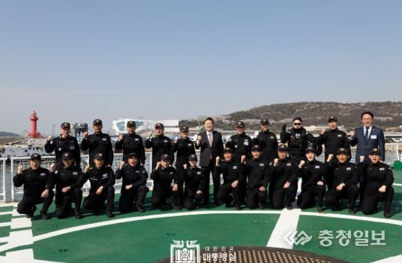 4월 9일 윤석열 대통령은 인천 중구에 위치한 해양경찰청 서해5도특별경비단을 방문해 꽃게철 중국어선 불법조업 단속 현장을 점검하고 단호한 대응을 당부했다.