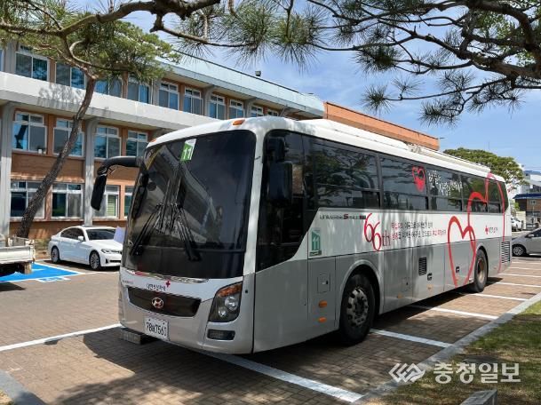 사랑의 헌혈 버스