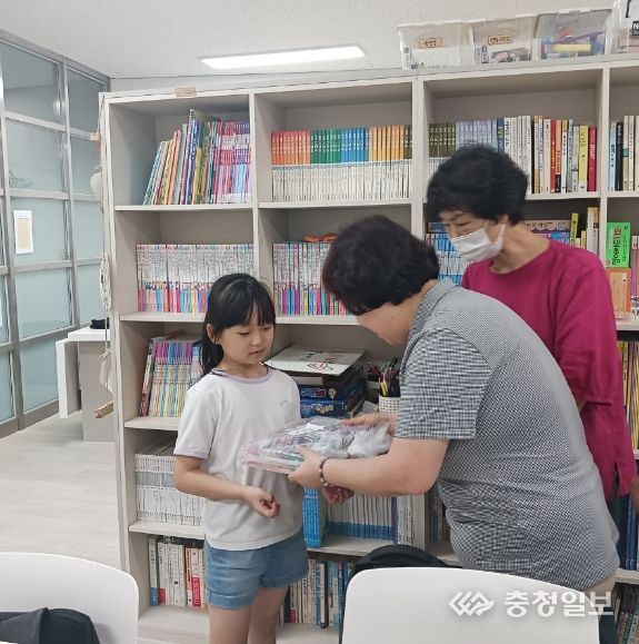 빈첸시오 봉사단 행복돌봄나눔터에 재능 기부에 이은 물품 기부