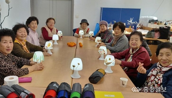 손 편지와 프로그램 사진